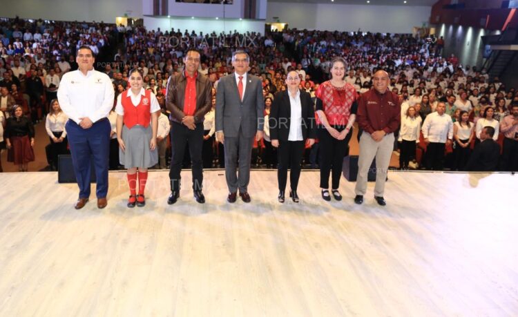 Llama el gobernador de Tamaulipas, Américo Villarreal, a poner la educación al servicio del pueblo