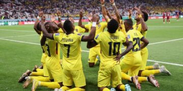Ecuador gana 2 a 0 a Qatar en la inauguración del Mundial de Fútbol
