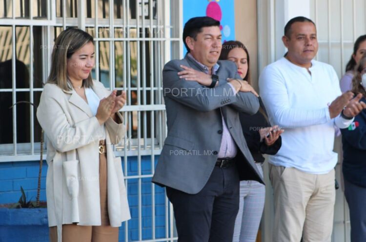Participa el diputado Pepe Braña en ceremonia de honores a la bandera