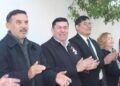 Asiste el diputado de Morena, Pepe Braña, a desfile de alumnos de primaria