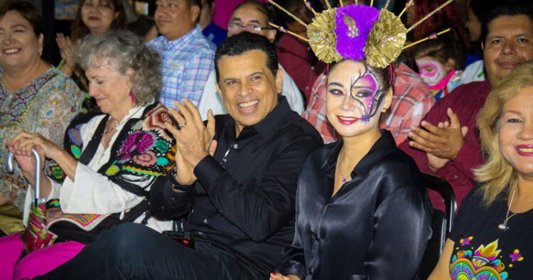 Rescatan Municipio y DIF tradición de Día de Muertos