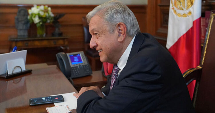 Platica AMLO con Lula Da Silva tras victoria en elecciones de Brasil