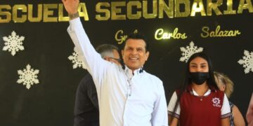 Garantiza alcalde agua en escuelas de Victoria