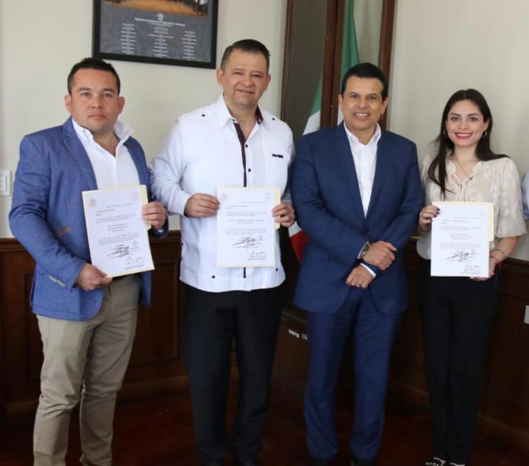 Entrega alcalde de Victoria nuevos nombramientos