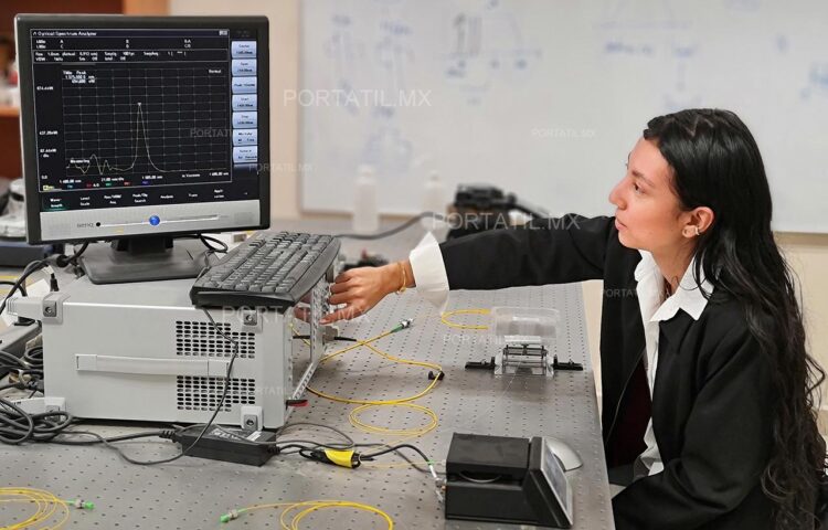 Joven egresada de la UAT diseña innovación para medir azucares