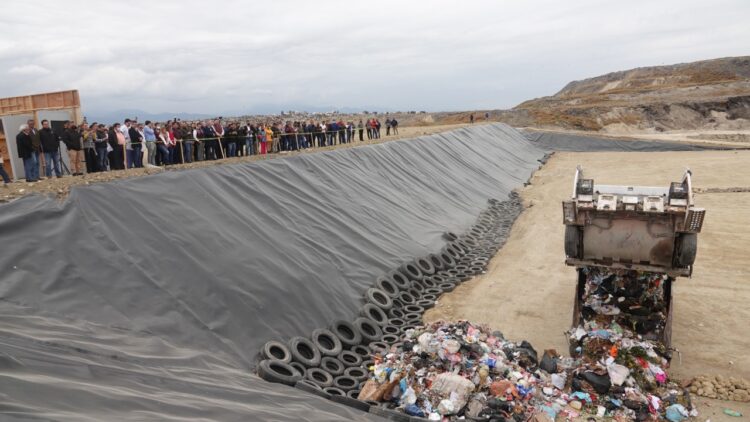 Relleno sanitario y compra de camiones dará solución al problema de basura en Victoria