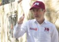 Se compromete JR con habitantes de la Ribereña
