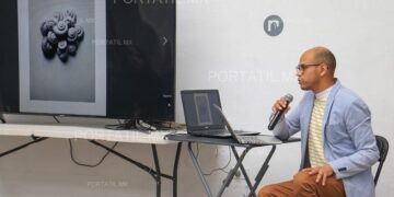 Ofrece el fotógrafo David Victory una charla sobre su obra