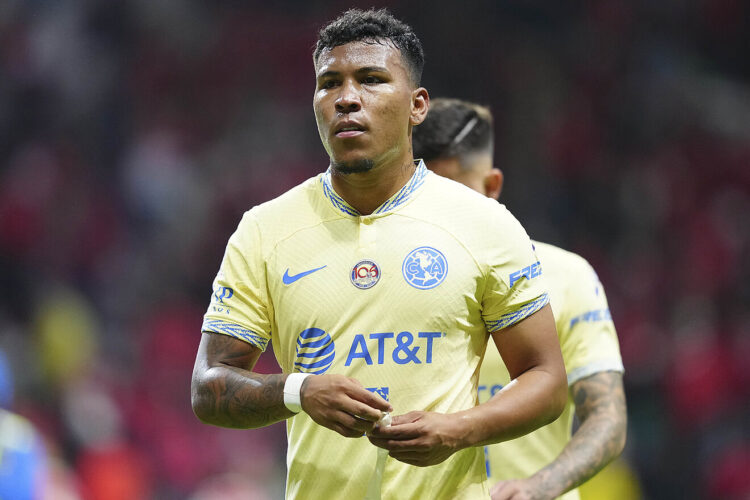 Prepara Roger Martinez su salida del América