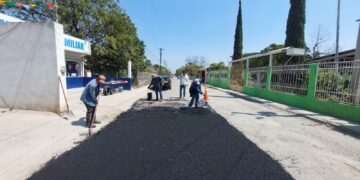 Rehabilita municipio acceso a Los Troncones