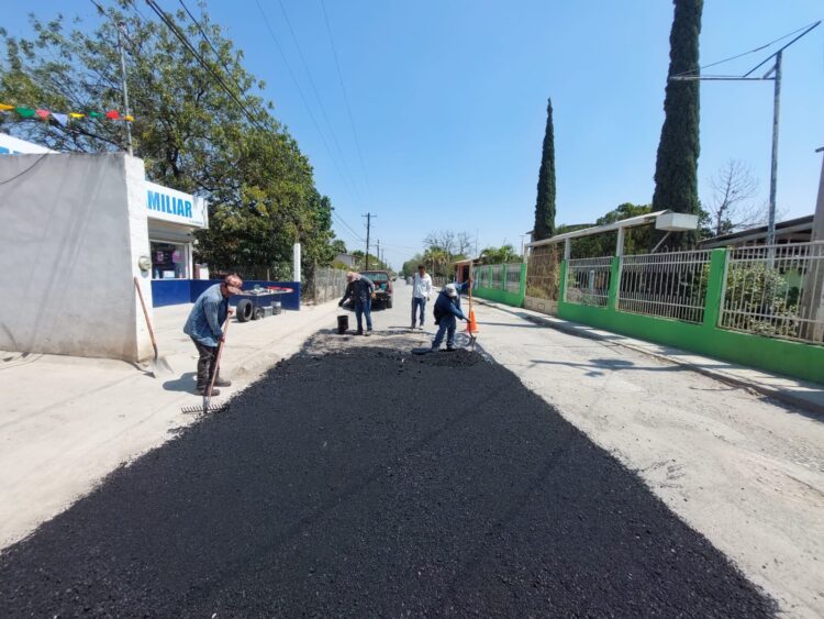 Rehabilita municipio acceso a Los Troncones