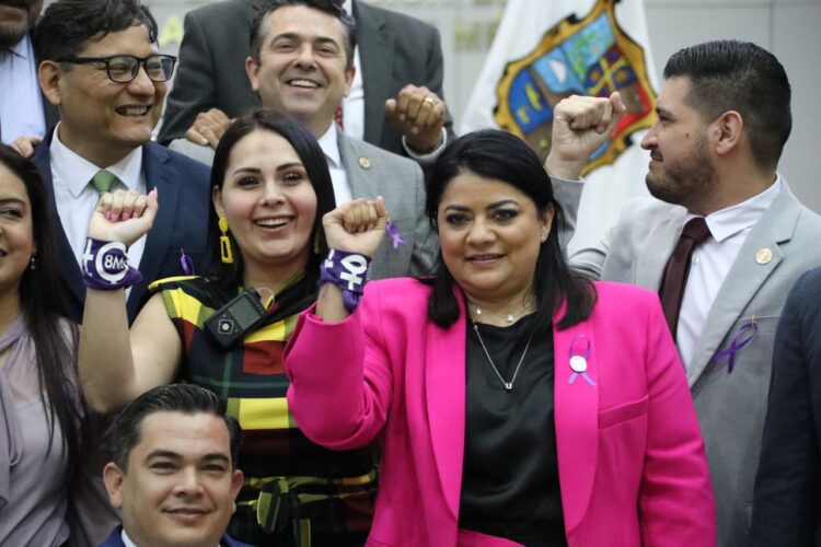 Las mujeres son prioridad en la agenda legislativa: Úrsula Salazar