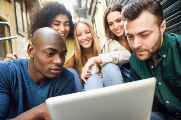Como contratar un servicio de Freelance en Internet