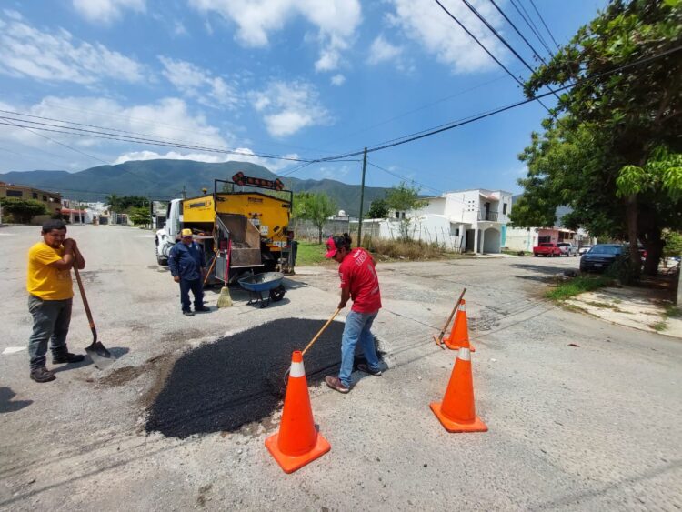 Tras lluvias, reactiva Municipio programa de bacheo en la ciudad