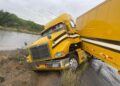 Accidente de tráiler cierra carretera federal en Nuevo Laredo