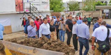 Supervisa alcalde zona afectada por lluvias y desazolve de drenes