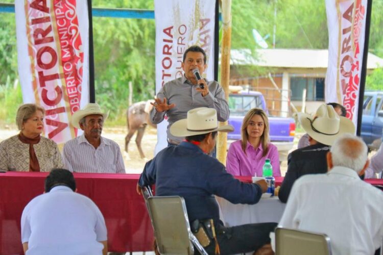 Trabaja Municipio con Américo por el progreso del área rural