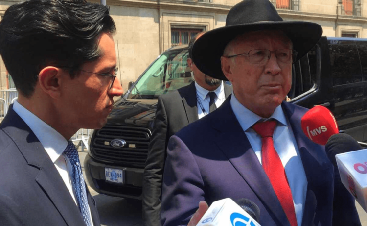 Sostiene AMLO reunión «sorpresa» con embajador de EU