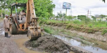 Intensifica municipio limpieza de drenes pluviales en Victoria
