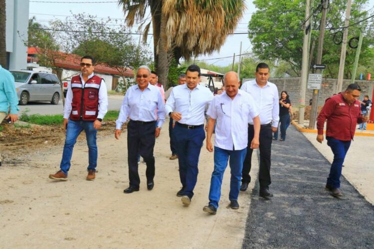 Supervisa Alcalde trabajos de rehabilitación de colector sanitario San Antonio
