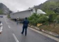 Tráiler derrapa en la carretera Rumbo Nuevo