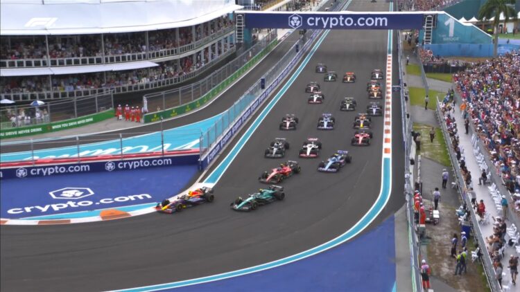 Gana Verstappen el Gran Premio de Miami, Checo queda segundo