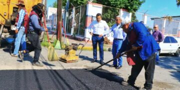 Supervisa alcalde avance de programa emergente de bacheo