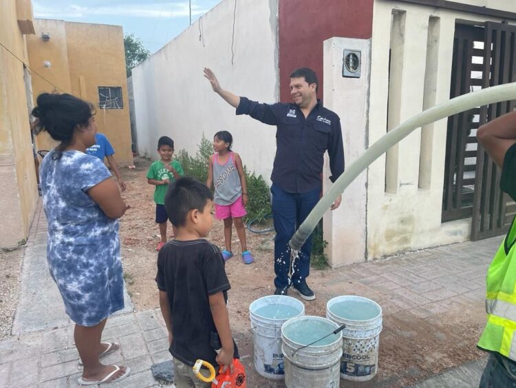 Lleva presidente del PAN de Tamaulipas agua potable a colonias de Reynosa