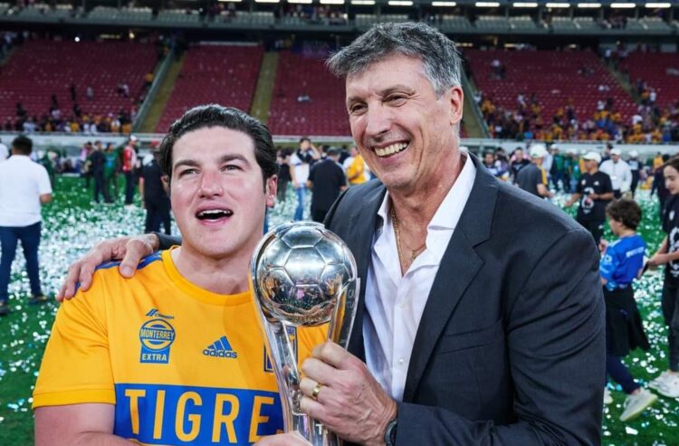 Promete Samuel García nuevo estadio para los Tigres de la UANL