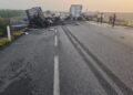 Por manejo imprudente, dos tractocamiones se impactan en la carretera libre a Nuevo Laredo