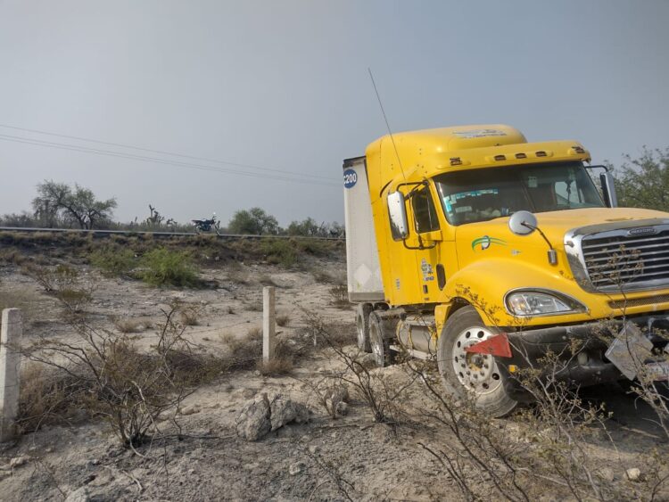 Trailero se duerme y causa accidente en carretera federal de Tula