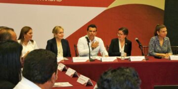 Convoca alcalde de  Victoria a hacer región