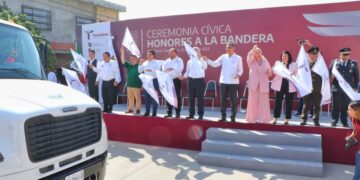 Entrega gobernador 12 camiones recolectores de basura a Victoria