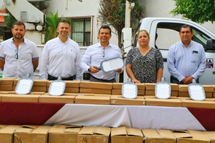 Instalará Municipio 740 nuevas luminarias LED