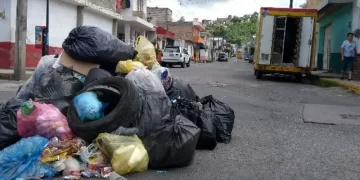 Multarán a ciudadanos que saquen la basura fuera de horario permitido