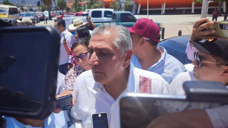 Se queja Adán Augusto por reparto de despensas en Tamaulipas