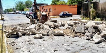 Inician obras de rehabilitación de concreto en calle 24 Berriozábal