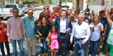Victorenses agradecen pavimentación de calle a Lalo Gattás