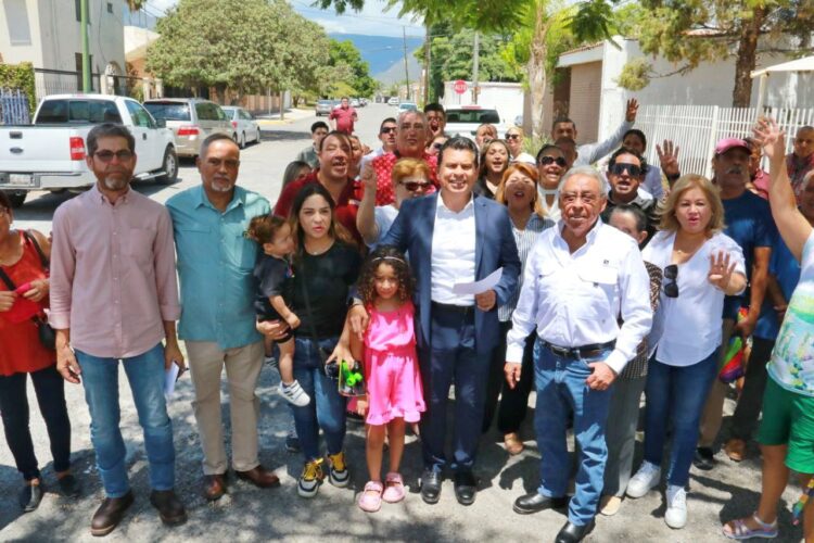 Victorenses agradecen pavimentación de calle a Lalo Gattás