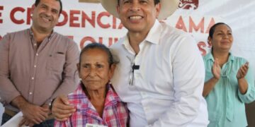 Continúa Gattás con entrega de credenciales AMA en la zona rural
