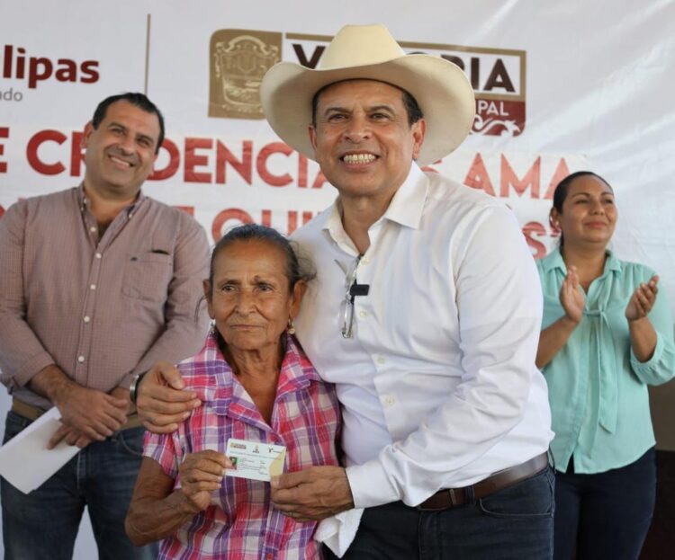 Continúa Gattás con entrega de credenciales AMA en la zona rural