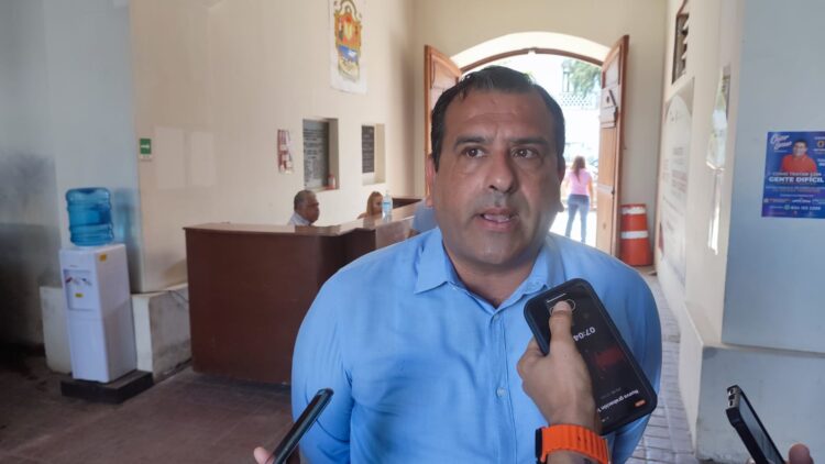 Se analiza regreso de policías municipales, con el reto de tener presupuesto: Hugo Reséndez