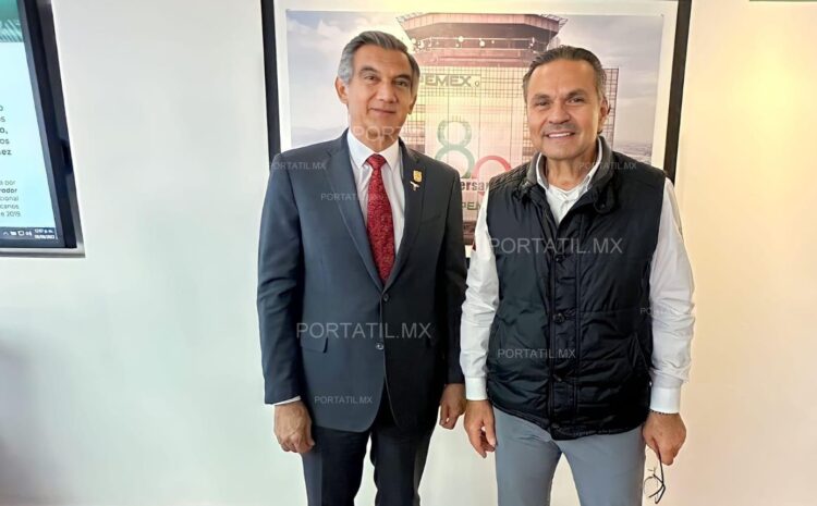 Américo Villarreal revisa con Pemex problema de chapapote en las playas