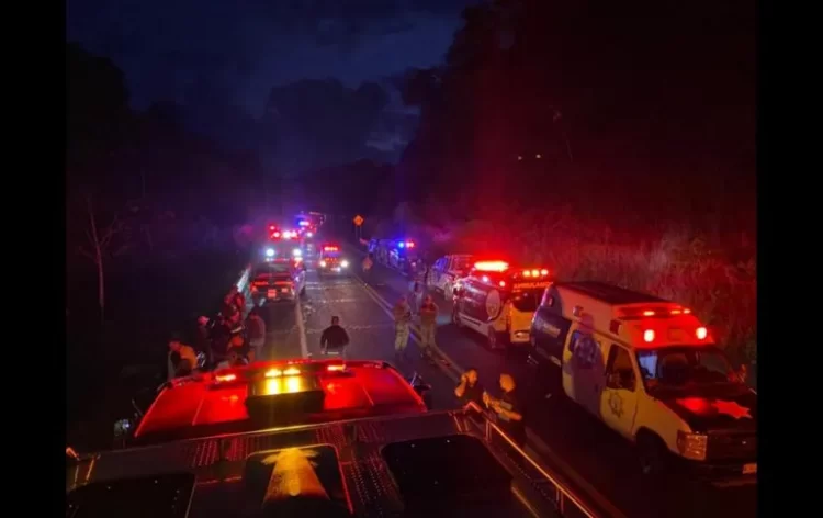 Van 17 muertos por accidente carretero en Tepic