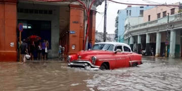 Huracán Idalia dejó inundaciones, cortes de luz y otros daños a su paso por Cuba
