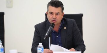 Acusa Congreso al PAN de meter las manos del conflicto magisterial