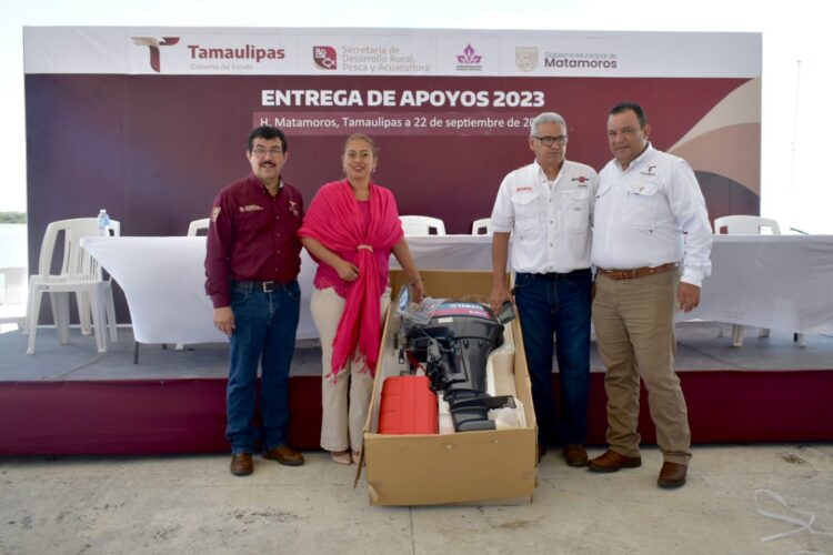 Pescadores de Matamoros reciben motores ecológicos