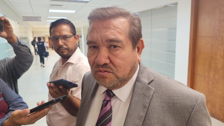 Amparos salvan del cese al Auditor de Tamaulipas, afirma diputado
