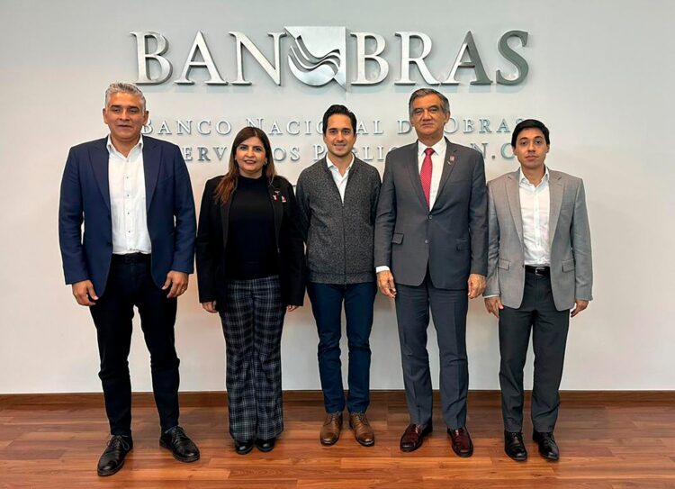 Américo Villareal presenta proyectos ante BANOBRAS, para transformar transporte