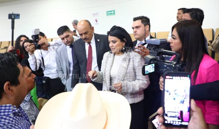 Diputados discuten con ejidatarios y llegan a un acuerdo